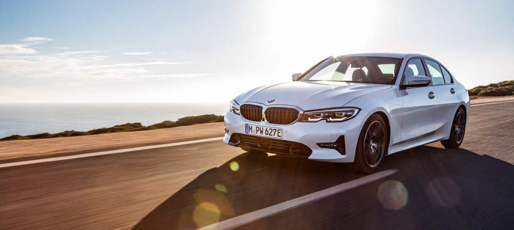 BMW 330e - galeria