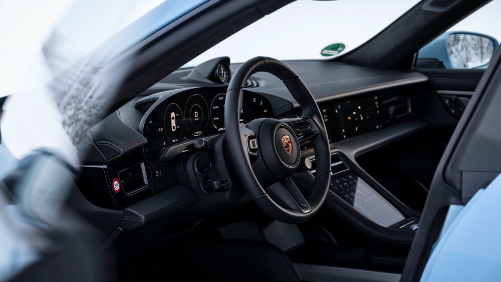 Porsche Taycan 4S cena i specyfikacja Stacje ładowania